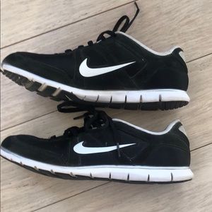 Nike Oceania NM Sport Run Shoes Black White Mesh 7